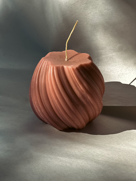 Casadh Shaped Candle