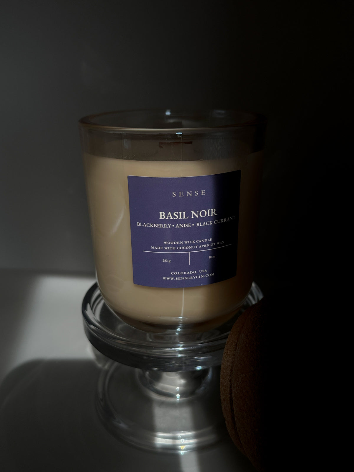 Basil Noir Wooden Wick Candle (Formerly Blackberry Absinthe) - 10 oz.