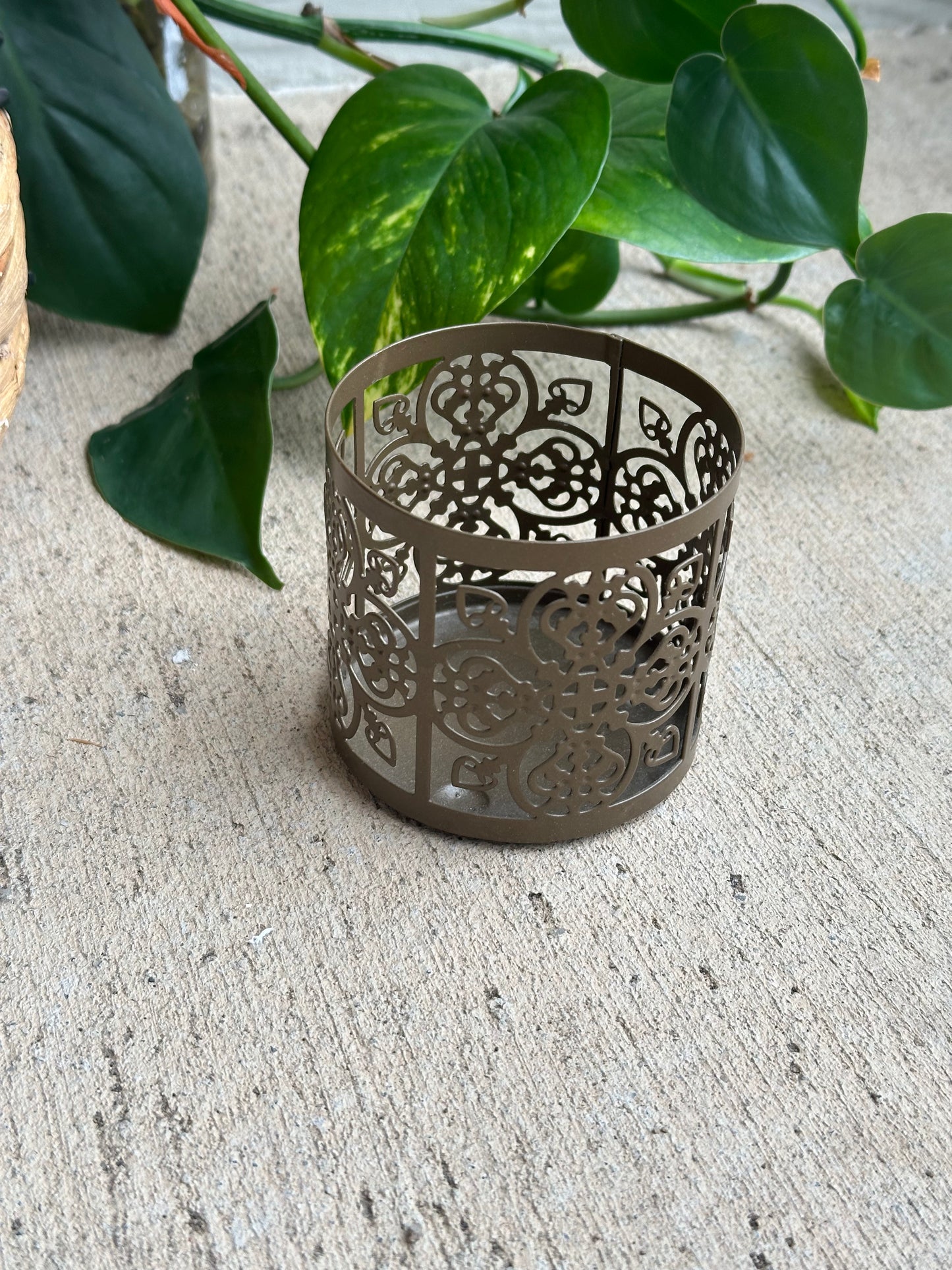 Metal Tealight Candle Holder