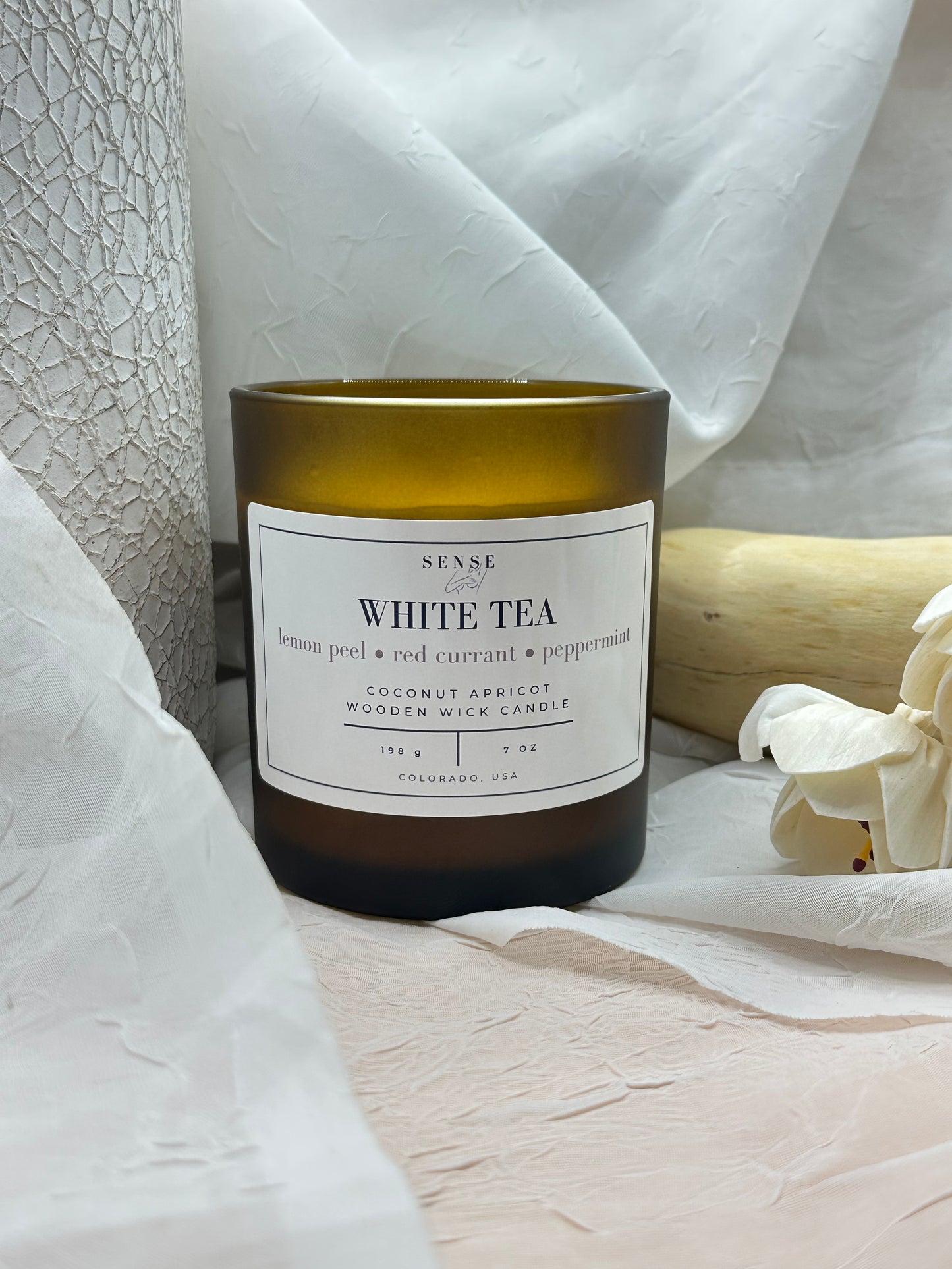 White Tea Wooden Wick Candle